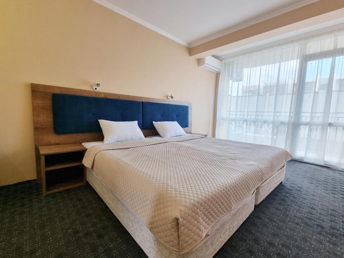 Hotel Azurro Pantai Sunny Luaran gambar