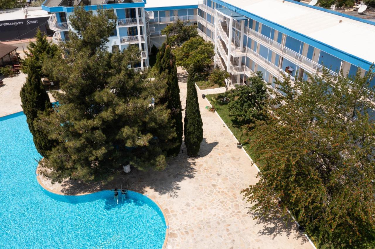 Hotel Azurro Pantai Sunny Luaran gambar