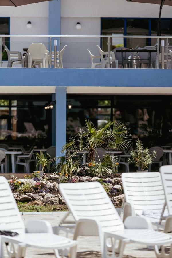 Hotel Azurro Pantai Sunny Luaran gambar