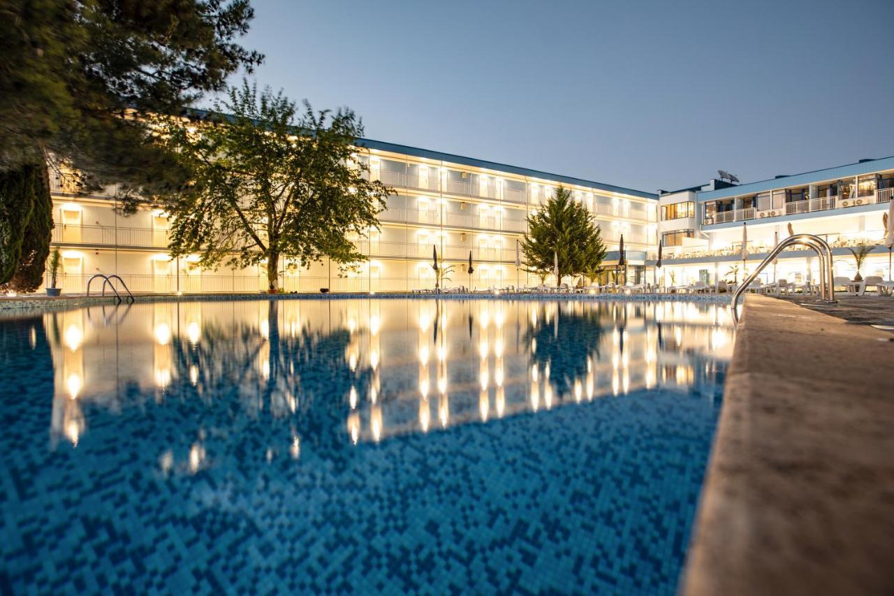 Hotel Azurro Pantai Sunny Luaran gambar