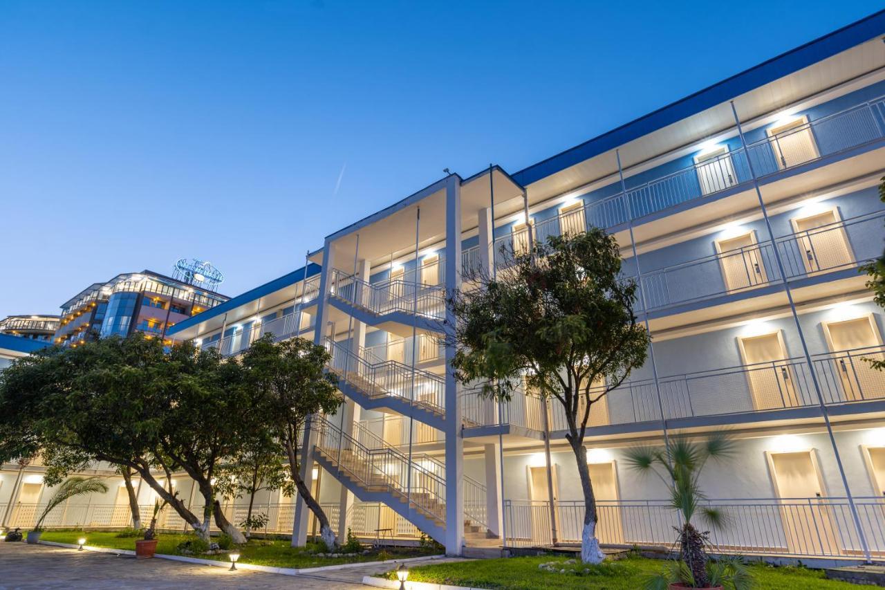 Hotel Azurro Pantai Sunny Luaran gambar