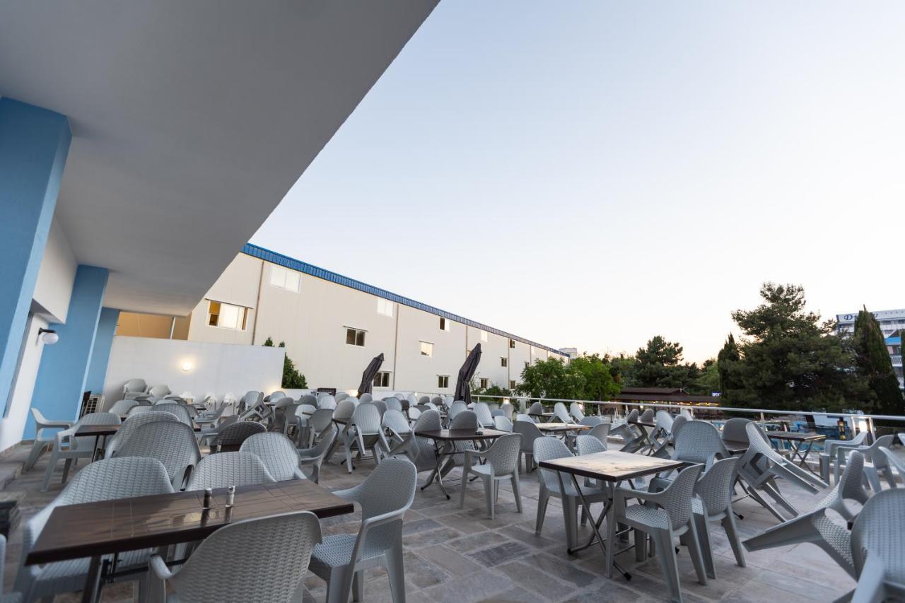 Hotel Azurro Pantai Sunny Luaran gambar